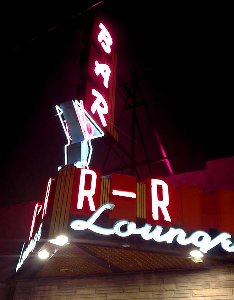 R & R Lounge